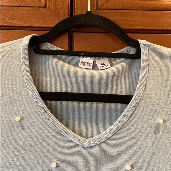 Vintage Pearl-Beaded V-Neck T-Shirt - Picture 4 of 6